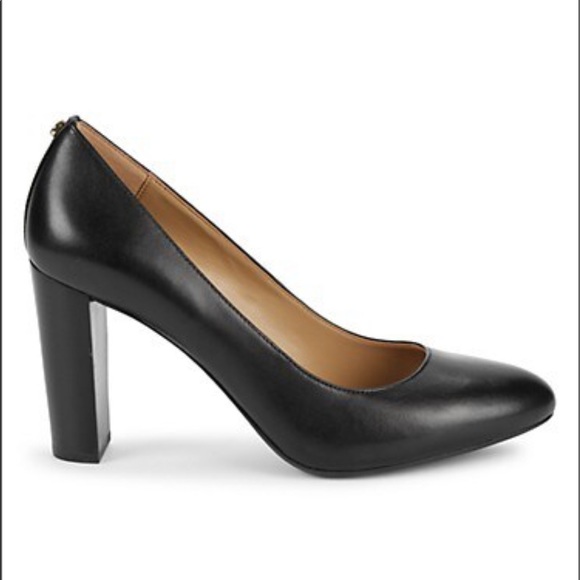 Michael Kors Shoes - NEW Michael Kors Susan Flex leather pumps